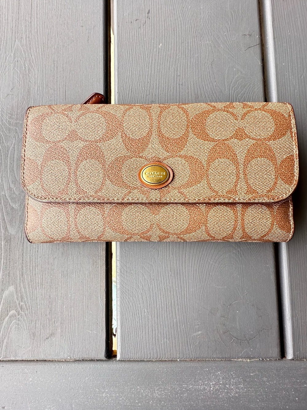 Coach Peyton Signature Checkbook Wallet. New